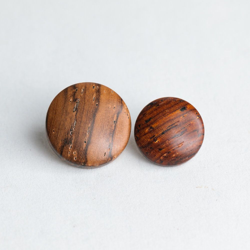 Artisan Obscura - Soft release Button - Teak 14 mm (Convesso)